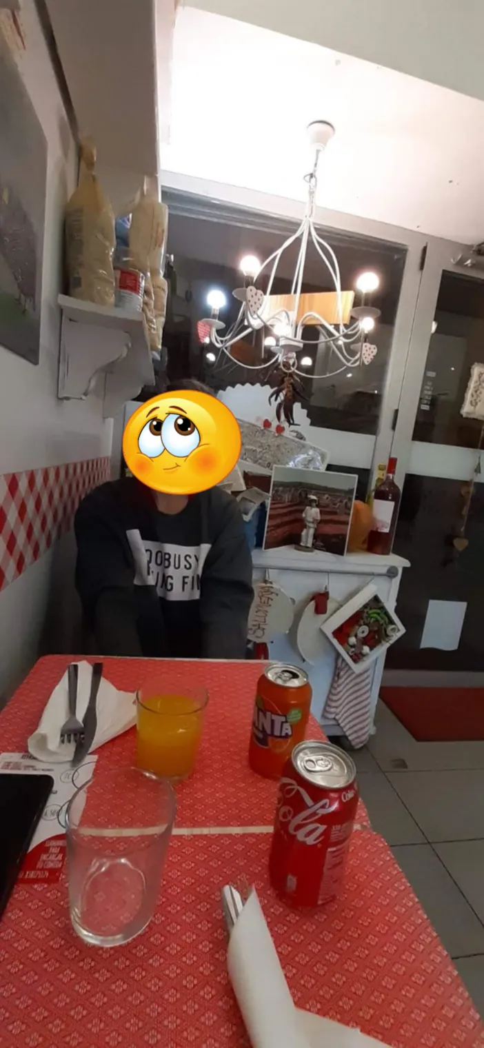 Cena en el restaurante Cacho & Pepe en Granada, un acogedor local con comida casera italiana.