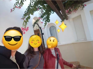 Reunidos con mi hermano durante nuestra visita a Murcia en nuestro viaje en coche por España.