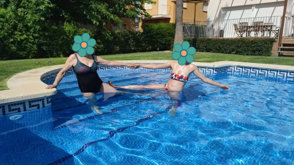 Escapada accesible a la Ampolla: disfrutando de una piscina adaptada en un alojamiento inclusivo.